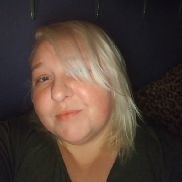 Meet your Posher, Cassandra - Picture 1 of 1